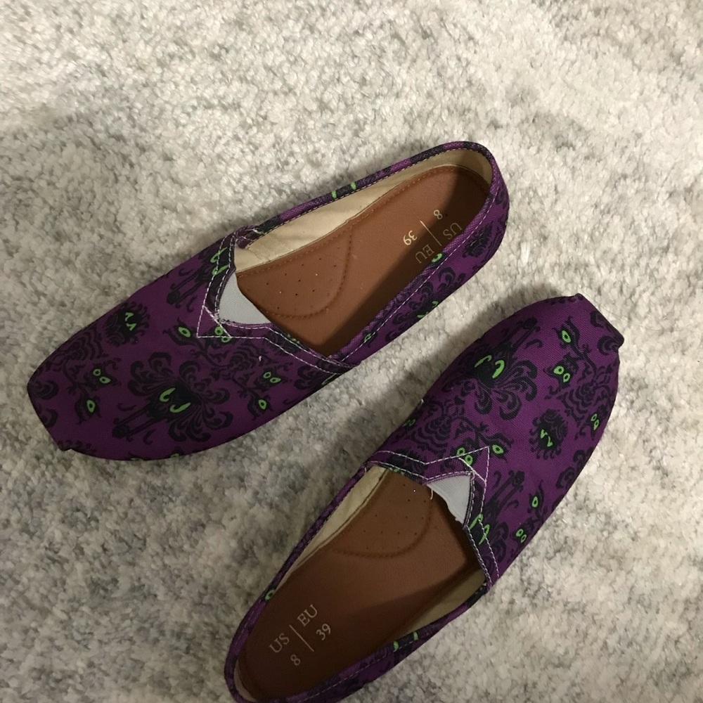 TOMS - Picture 8 of 10